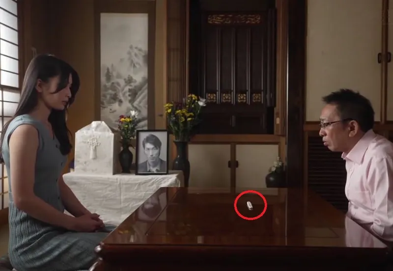 Một ngày sau tang lễ ông xã, vợ sắp cưới của con trai đã bị bố anh xã ép nắc không bao đến mang thai